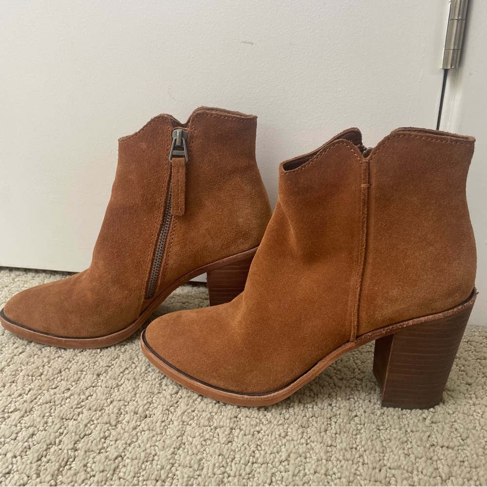 EUC Dolce Vita Women's Seyon Stacked Heel Ankle Booties SIZE 7.5